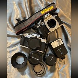 Minolta x-370 Nikon N65. & Accessories Bundle